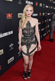 Emily Kinney feet photo thumbnail