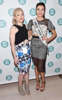 Emily Kinney feet photo thumbnail