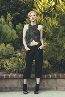 Emily Kinney feet photo thumbnail