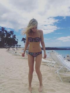 Emily Kinney feet photo thumbnail