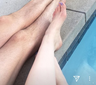 Emily Kinney feet photo thumbnail