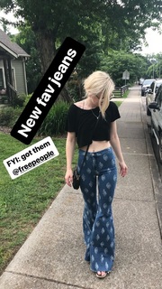 Emily Kinney feet photo thumbnail