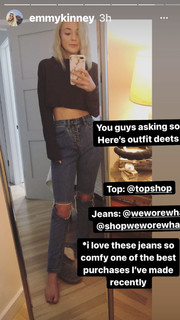 Emily Kinney feet photo thumbnail