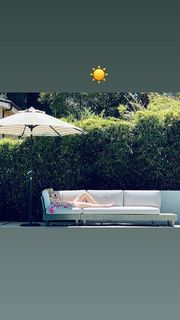 Emily Kinney feet photo thumbnail