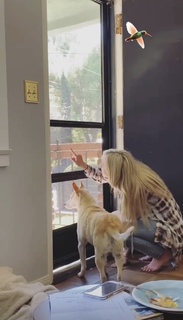 Emily Kinney feet photo thumbnail