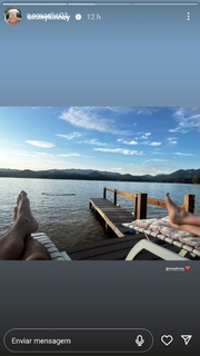 Emily Kinney feet photo thumbnail