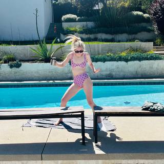 Emily Kinney feet photo thumbnail