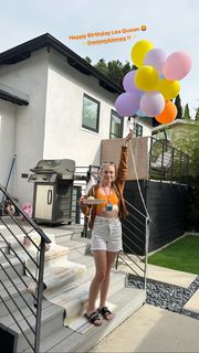 Emily Kinney feet photo thumbnail
