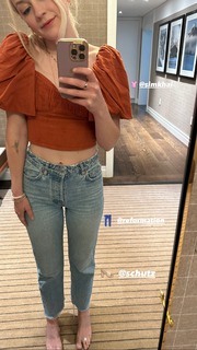 Emily Kinney feet photo thumbnail