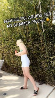 Emily Kinney feet photo thumbnail