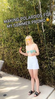 Emily Kinney feet photo thumbnail