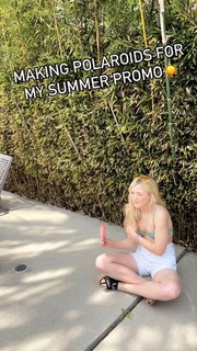 Emily Kinney feet photo thumbnail