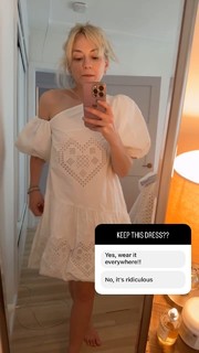Emily Kinney feet photo thumbnail