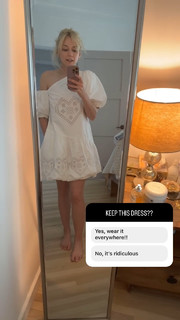 Emily Kinney feet photo thumbnail
