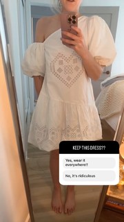 Emily Kinney feet photo thumbnail