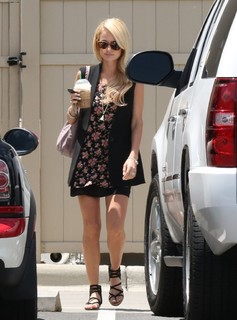 Emily Maynard Johnson feet photo 2