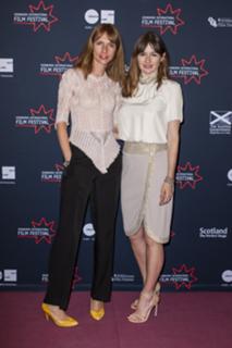 Emily Mortimer feet photo thumbnail