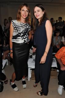 Emily Mortimer feet photo thumbnail