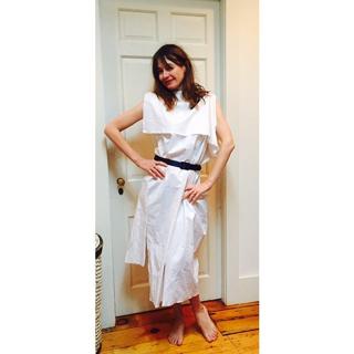 Emily Mortimer feet photo thumbnail