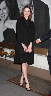 Emily Mortimer feet photo thumbnail