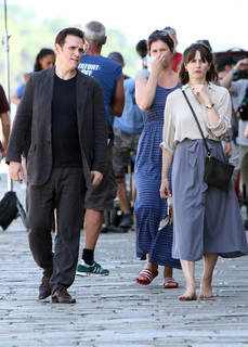 Emily Mortimer feet photo thumbnail