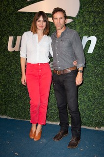 Emily Mortimer feet photo thumbnail