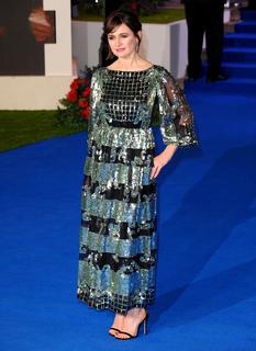 Emily Mortimer feet photo thumbnail