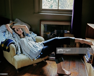 Emily Mortimer feet photo thumbnail