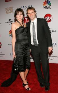 Emily Mortimer feet photo thumbnail