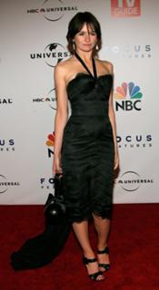 Emily Mortimer feet photo thumbnail