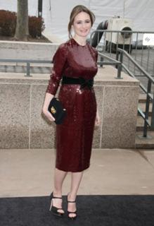 Emily Mortimer feet photo thumbnail