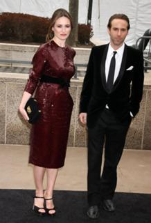 Emily Mortimer feet photo thumbnail