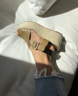 Emily Oberg feet photo 19