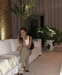Emily Oberg feet photo 19