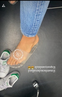Emily Oberg feet photo 14