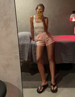 Emily Oberg feet photo 16
