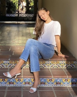 Emily Oberg feet photo 6