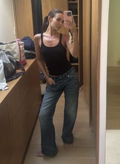 Emily Oberg feet photo 1