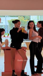Emily Oberg feet photo 3