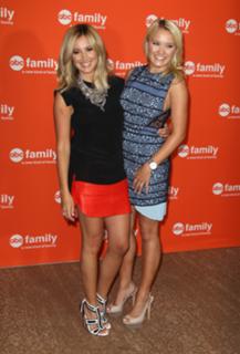Emily Osment feet photo thumbnail