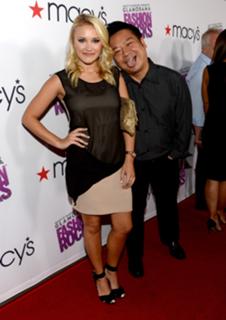 Emily Osment feet photo thumbnail