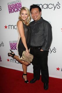 Emily Osment feet photo thumbnail