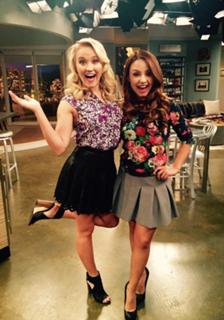 Emily Osment feet photo thumbnail