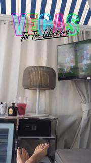 Emily Osment feet photo thumbnail