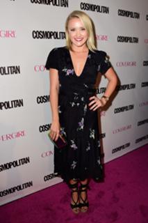 Emily Osment feet photo thumbnail