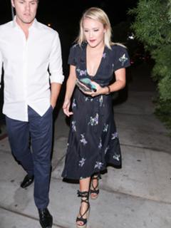 Emily Osment feet photo thumbnail