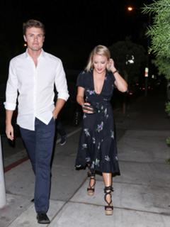 Emily Osment feet photo thumbnail