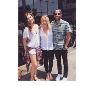 Emily Osment feet photo thumbnail