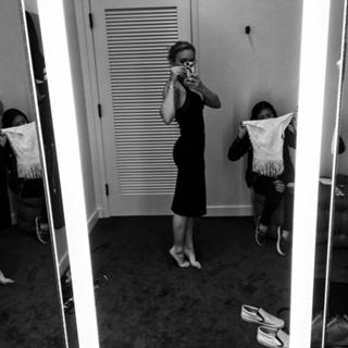 Emily Osment feet photo thumbnail
