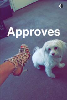 Emily Osment feet photo thumbnail